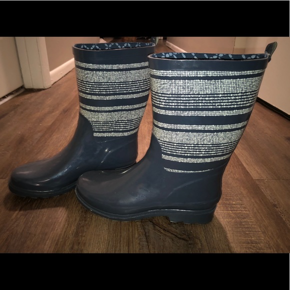 Shoes - Rain Boots ☔️